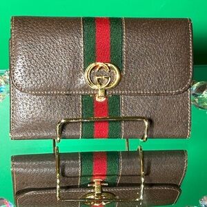 Gucci Brown Leather Wallet with Gold Accent Approx. 4.5” x 3” w/Box EUC